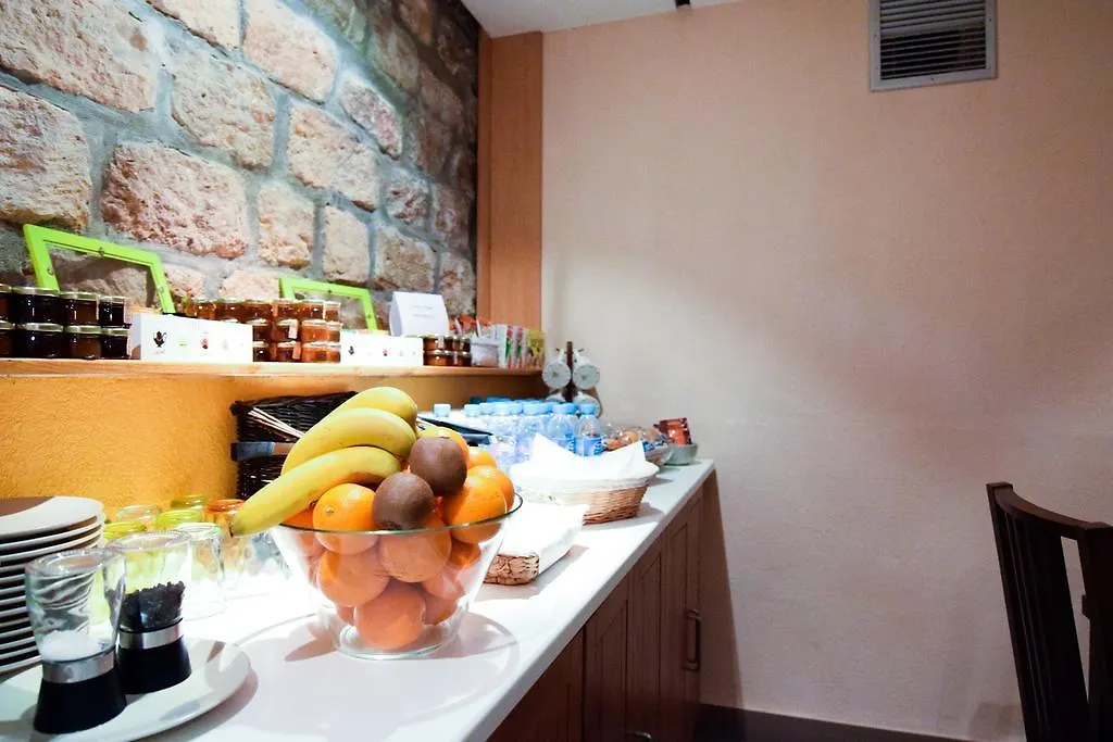 渣油昂佩利亚雷纳奎酒店 公寓式酒店