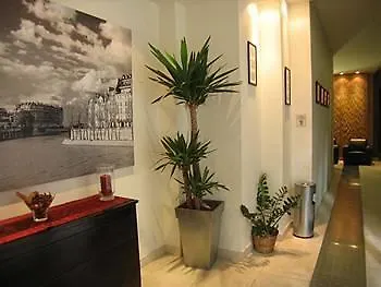 Residhotel Imperial Rennequin Aparthotel Parigi